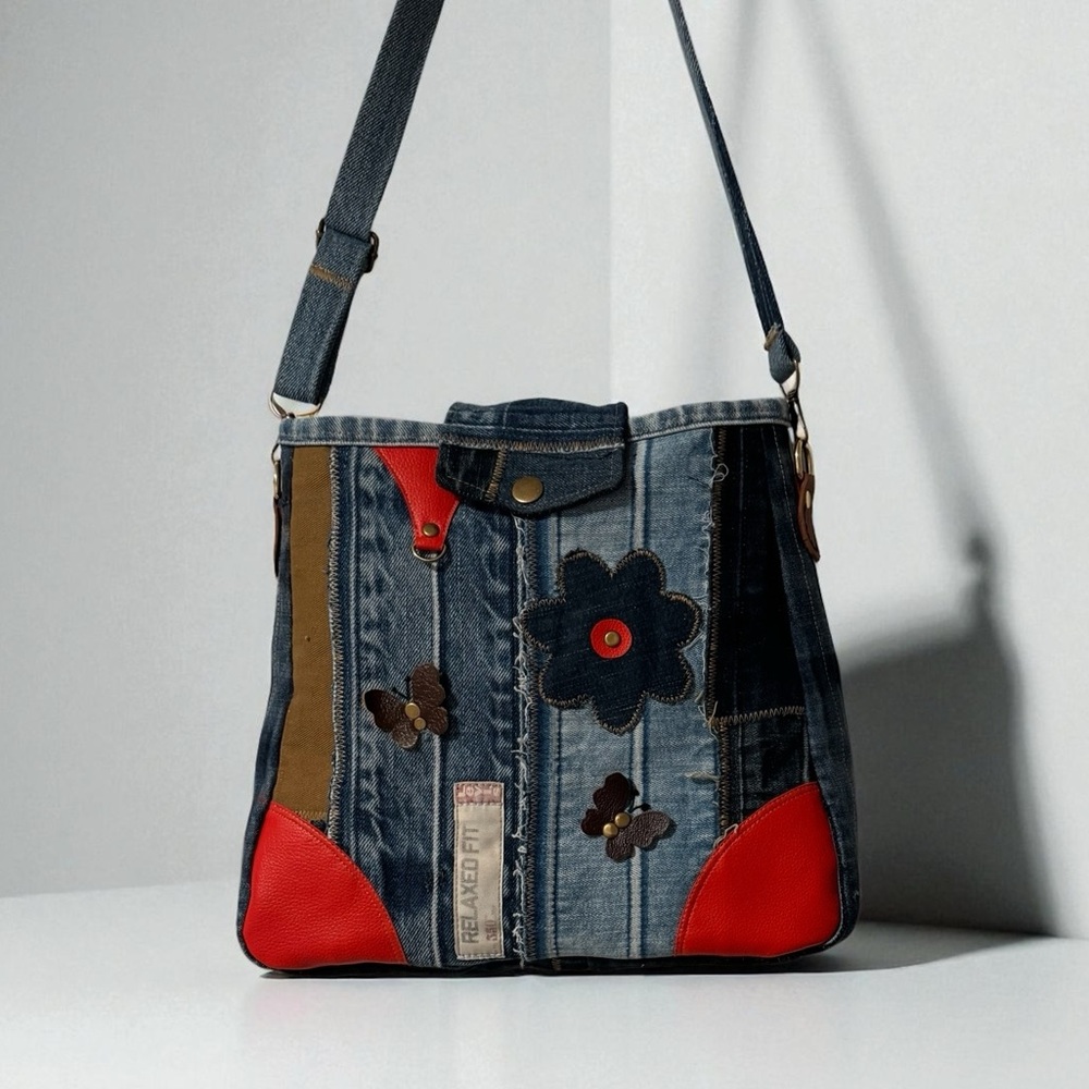 Patchwork Denim Crossbody Bag – Butterfly & Flower Design - Picture 4 of 13
